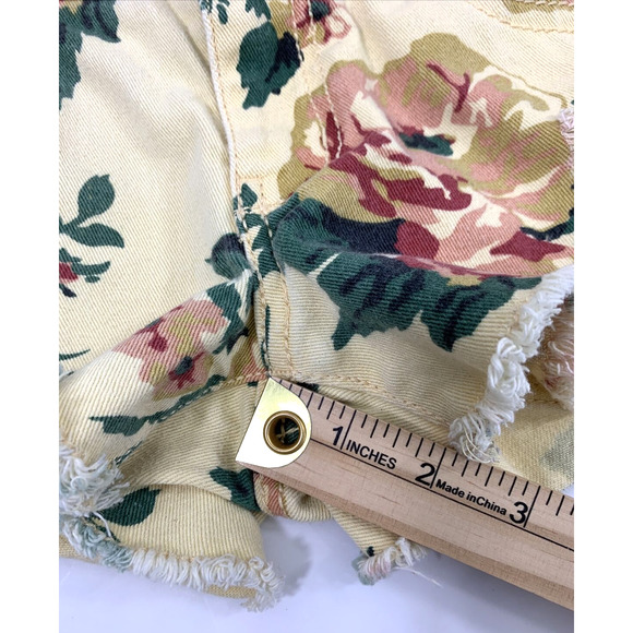 Mudd Denim Shorts Juniors 7 Yellow Floral Lace Shorttail Booty Cut Offs Distress - Picture 10 of 10